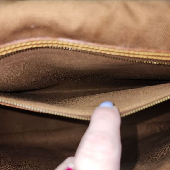 Authentic Louis Vuitton Monogram Beverly MM 41 2-Way Bag W/ Strap And Dust Bag - Picture 10 of 17